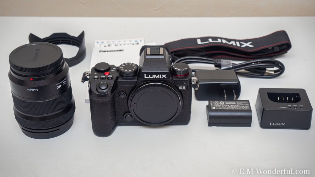 Panasonic LUMIX S5 標準ズームKレンズキット購入レビュー（開封と外観 